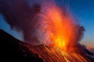 Panarea-Stromboli-By-Night-solo-da-Tropea